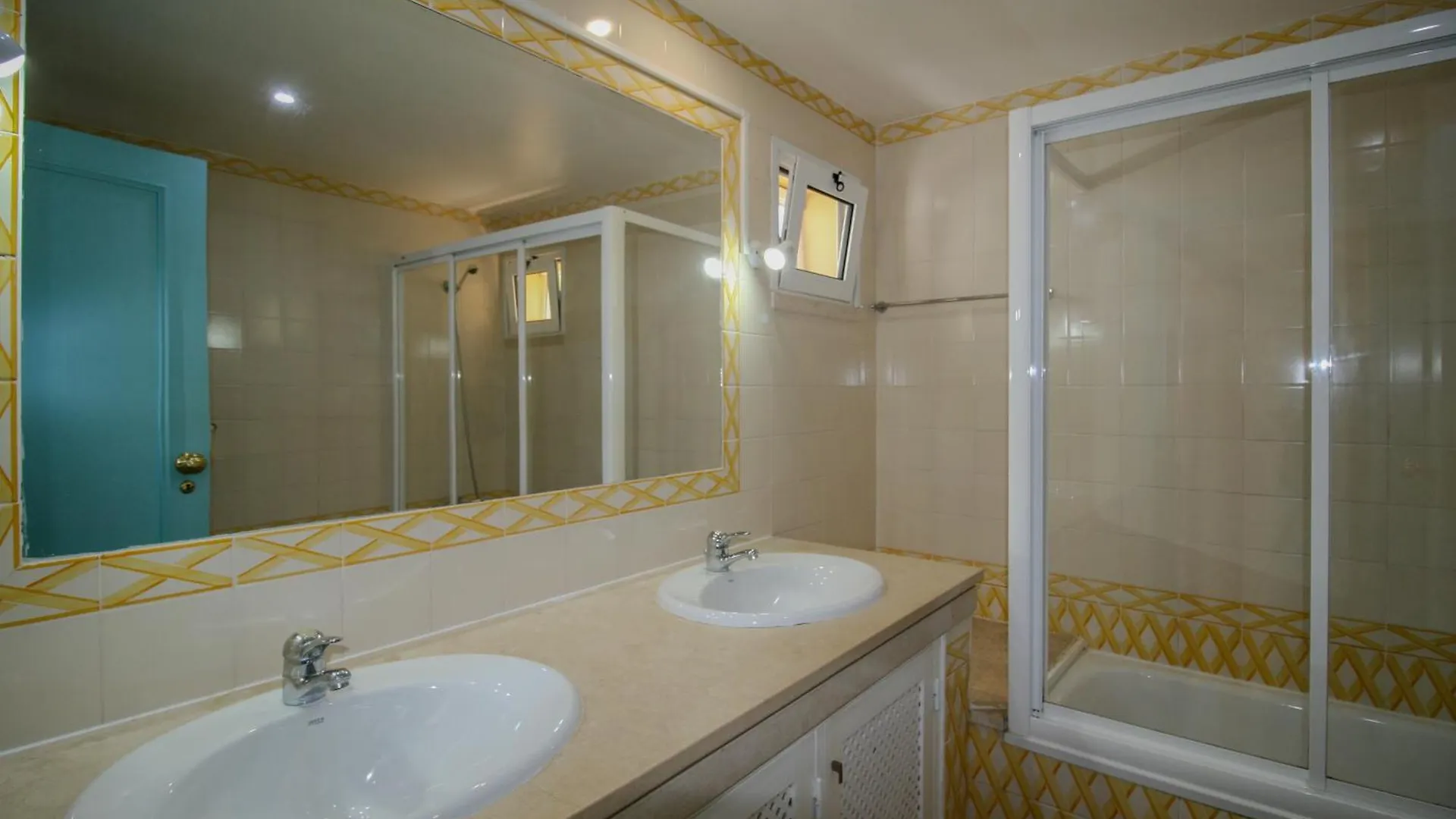 Flh Praia Verde Rooftop House 0*,